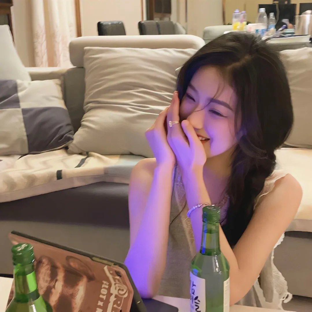 选秀选手被曝录制现场起冲突，整整一周脱口秀舞台画面流出